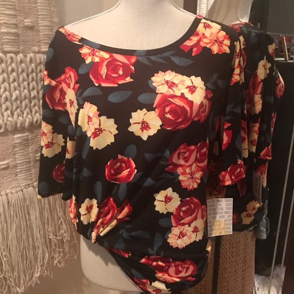 Gorgeous LuLaroe floral Gigi